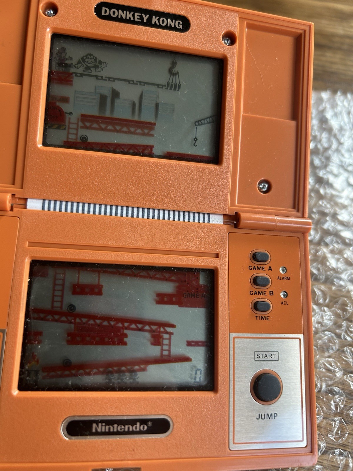 NINTENDO Donkey Kong Game and Watch (DK-52) 1982 WORKING No Batt Cover