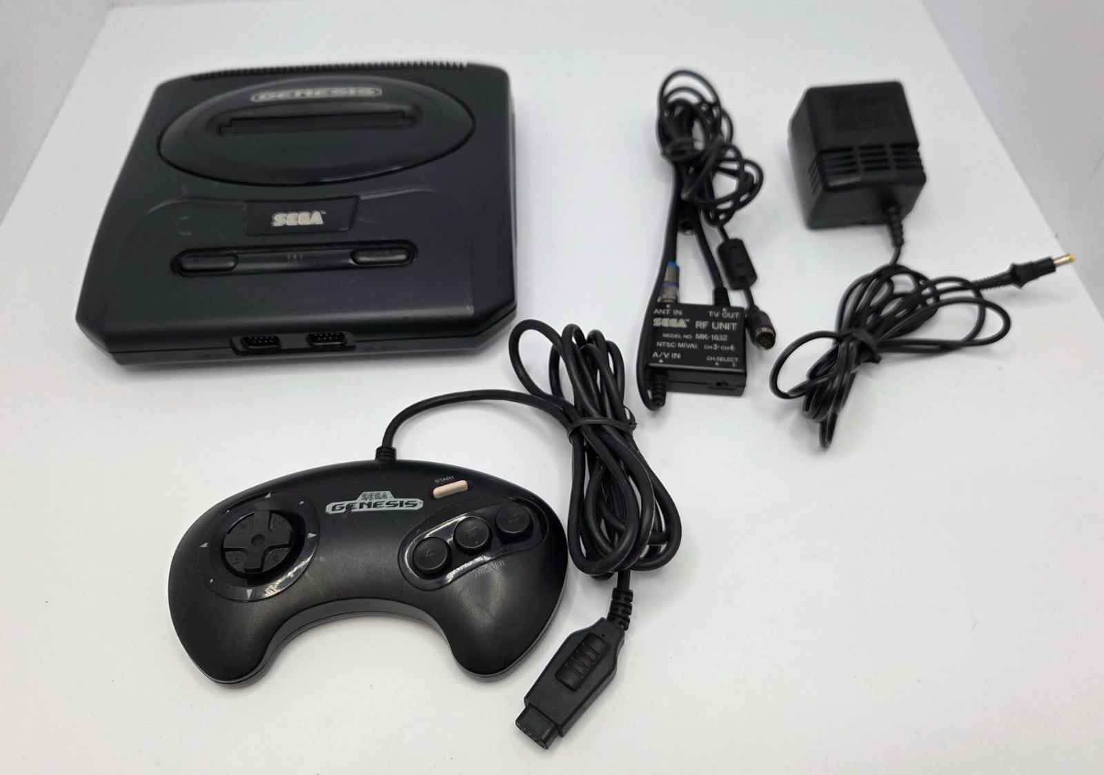 Sega Genesis Model 2 MK-1631 Console Bundle OEM Controller Power RF Tested
