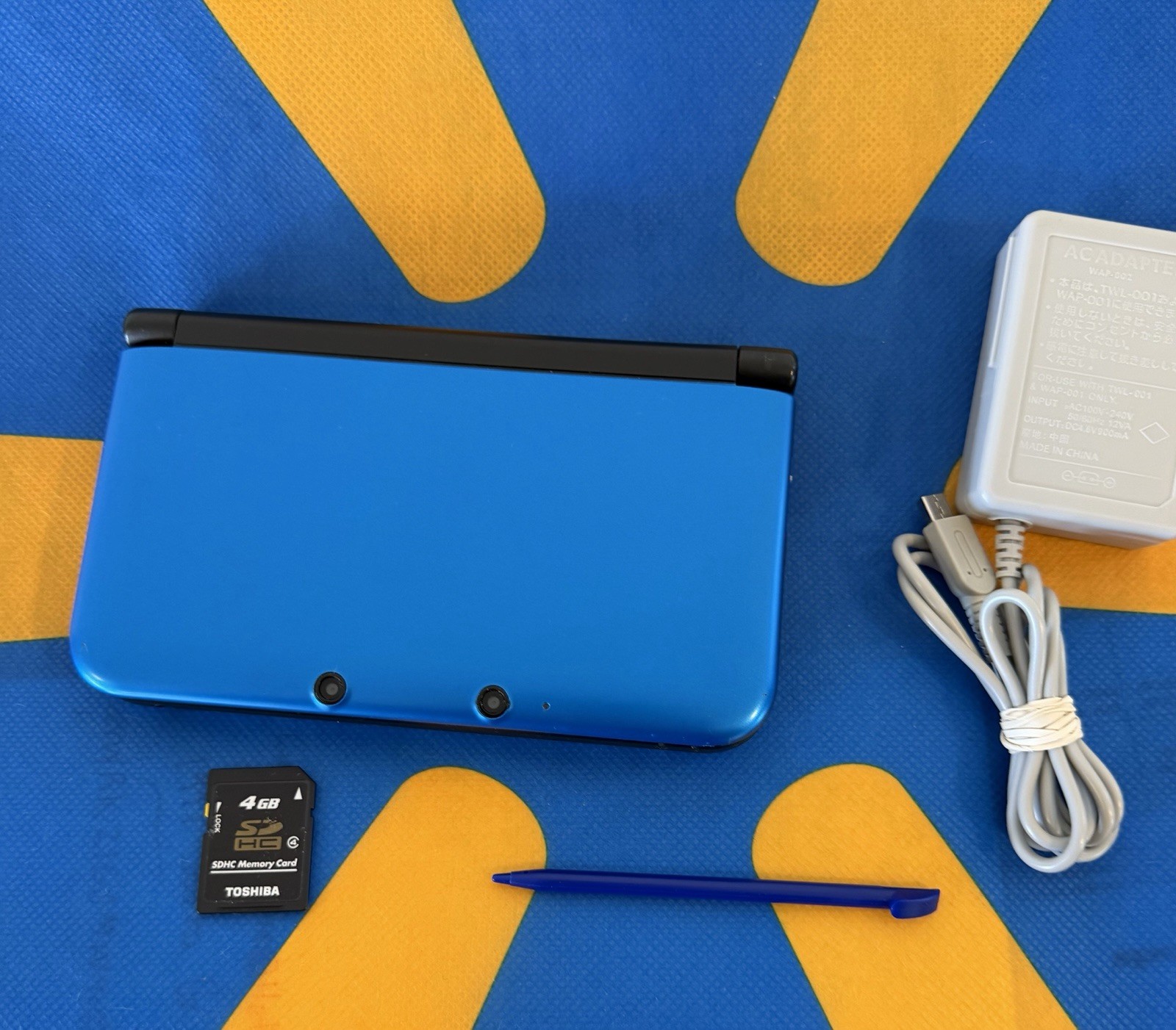 Nintendo 3DS XL SPR-001 Blue w/ Charger, Stylus & 4GB SD NTSC-U/C