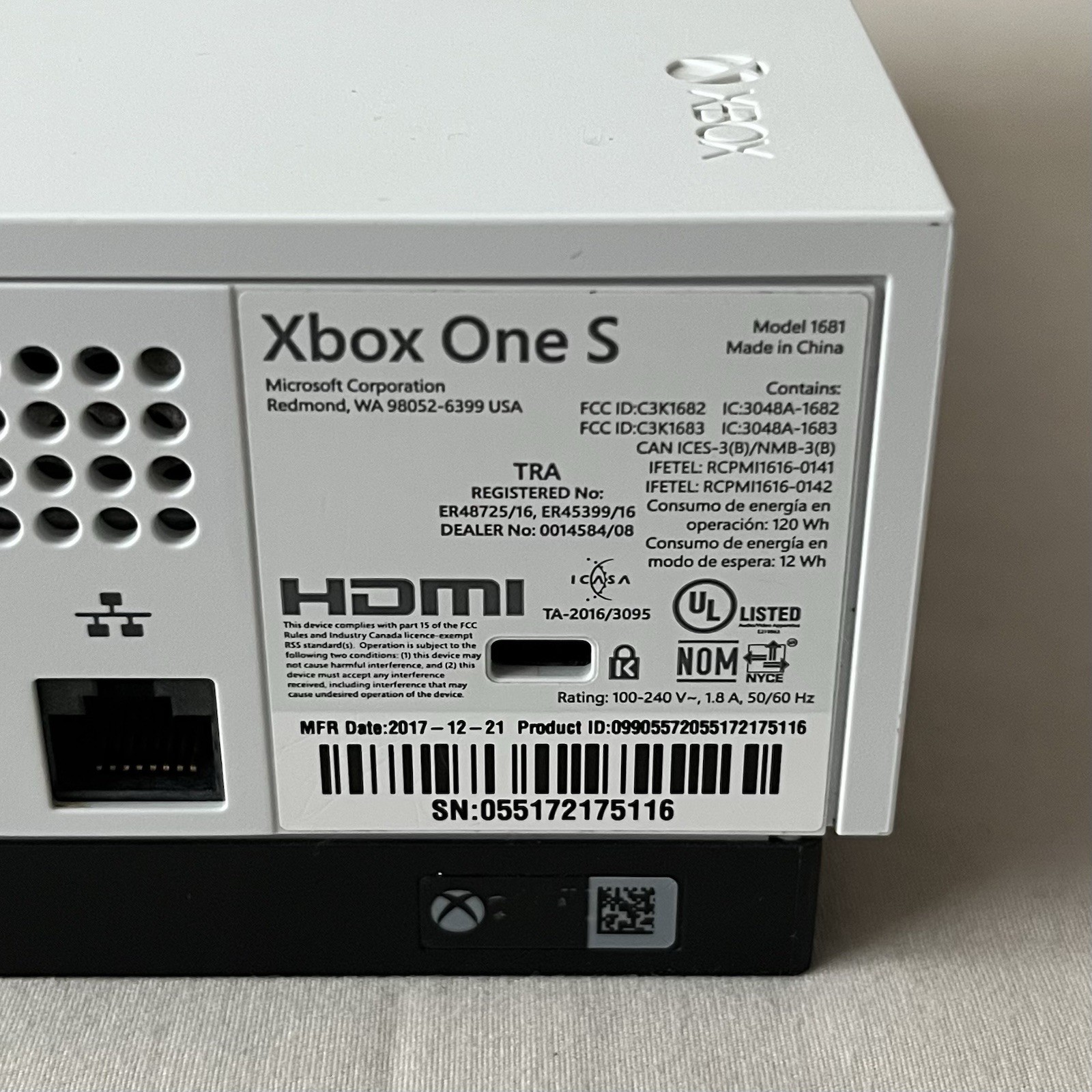 Microsoft Xbox One S Console Bundle 1TB White w/ Batt Pack Controller & 3 Games