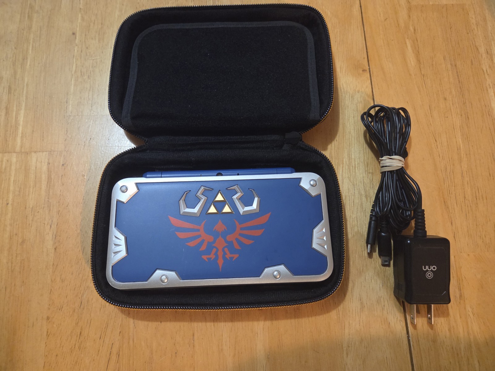 Nintendo New 2DS XL Zelda Hylian Shield Edition Handheld Console JAN-001 Tested