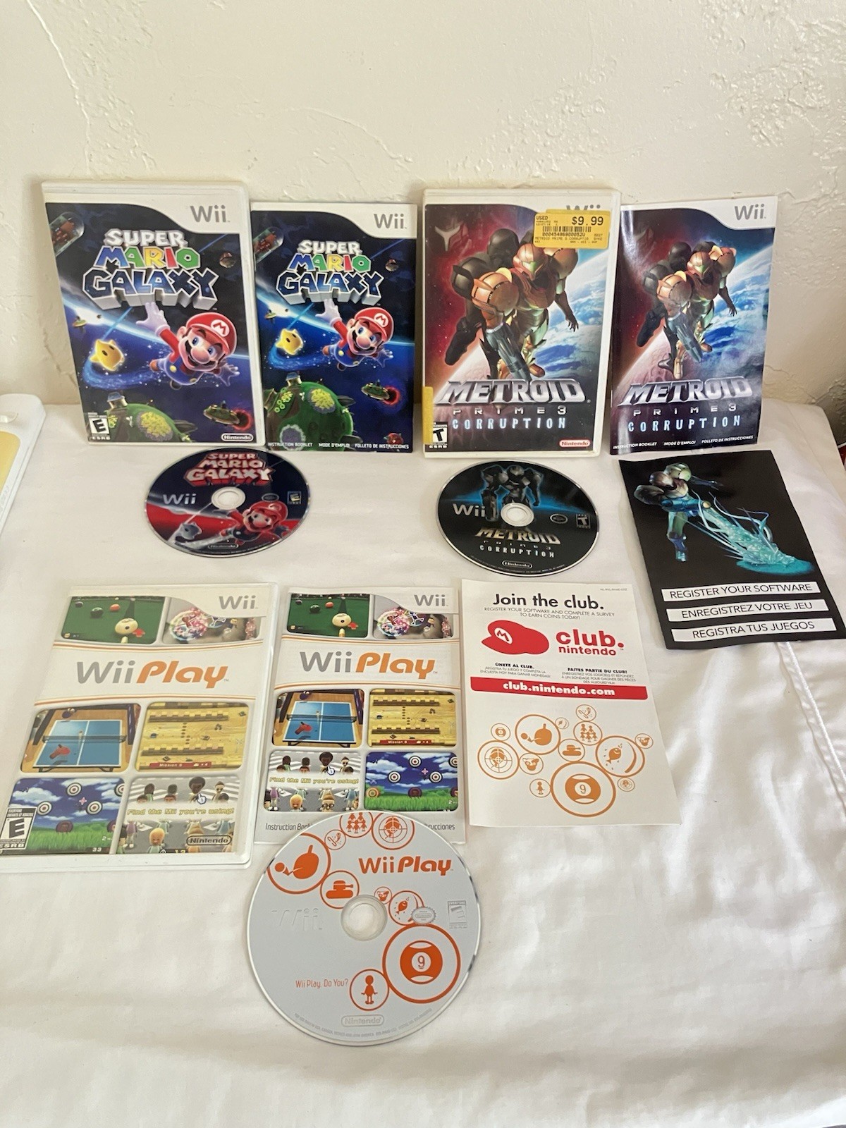 Nintendo Wii RVL-001 Bundle W/ Super Mario Galaxy 3 Games 2 Remotes & Nunchuck!