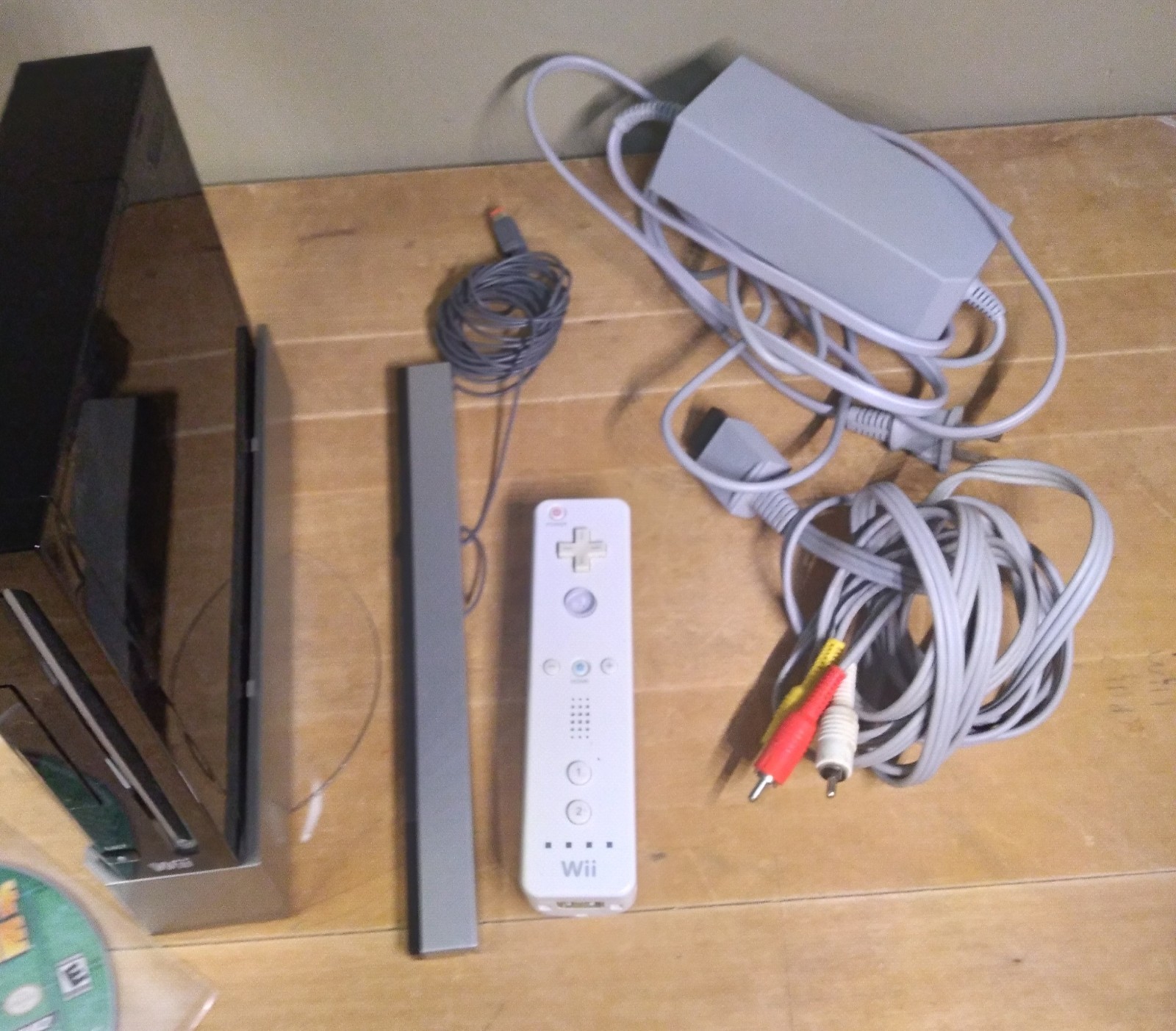 Nintendo Wii Model RVL-001 2006 Console Bundle – Tested