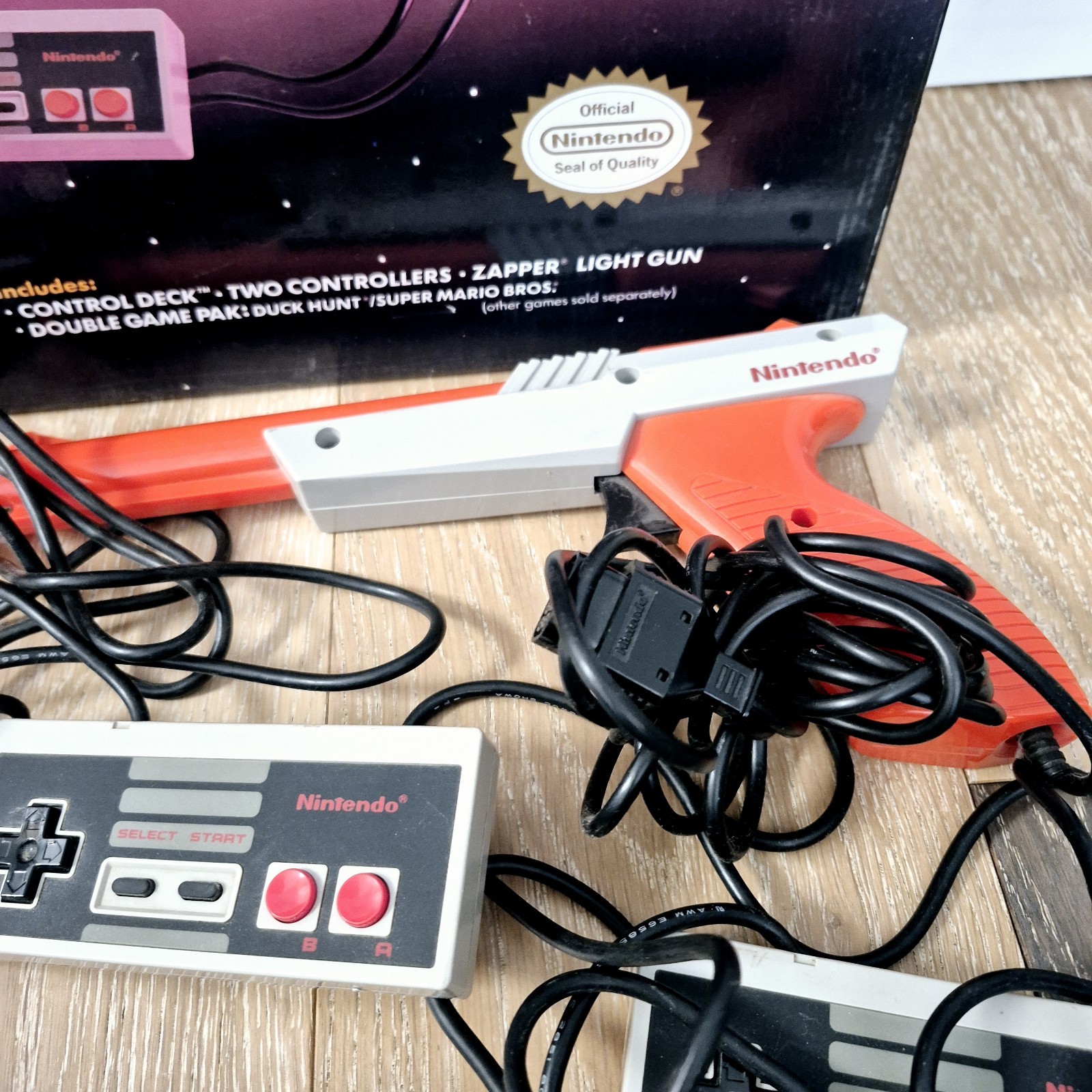 Nintendo NES Action Set Condole Orange Blaster in Original Box