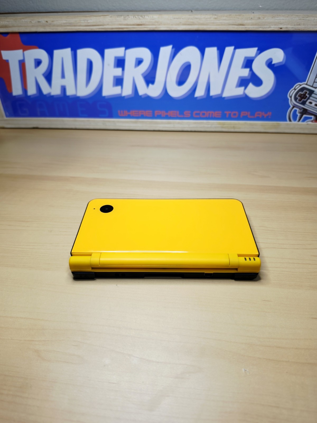 Nintendo DSi XL Yellow Handheld Console w/ Charger and Stylus – Reshell