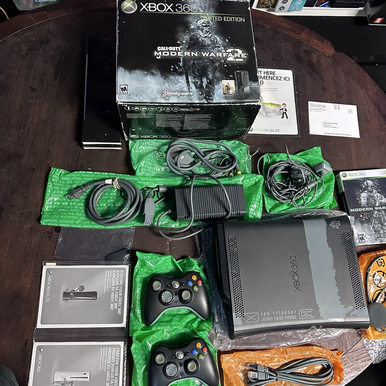 Xbox 360 Call Of Duty MW2 Limited Edition Console *Complete In Box*