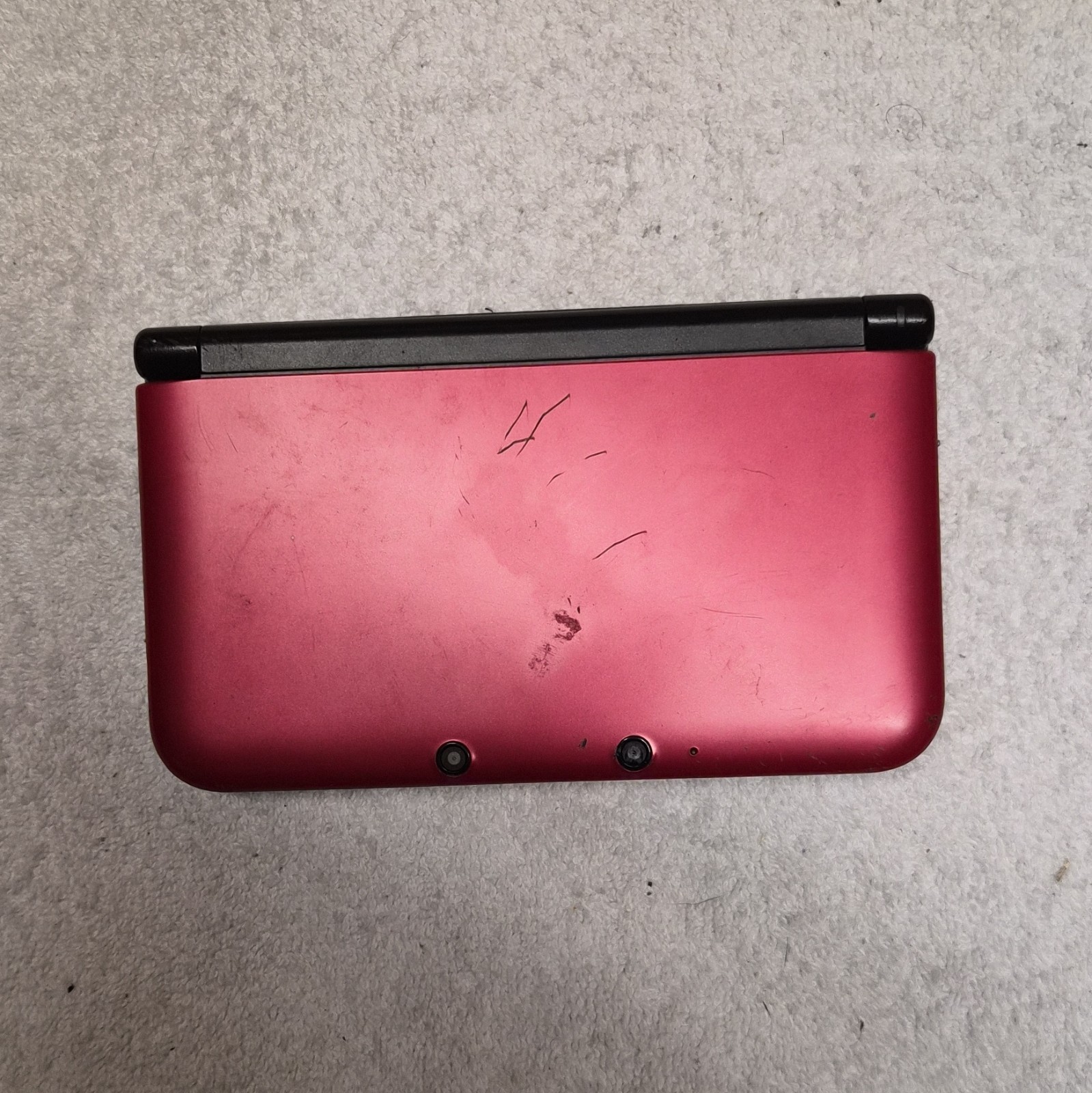 Nintendo 3DS XL Handheld System Red/Black 3D Capability Headphone Jack