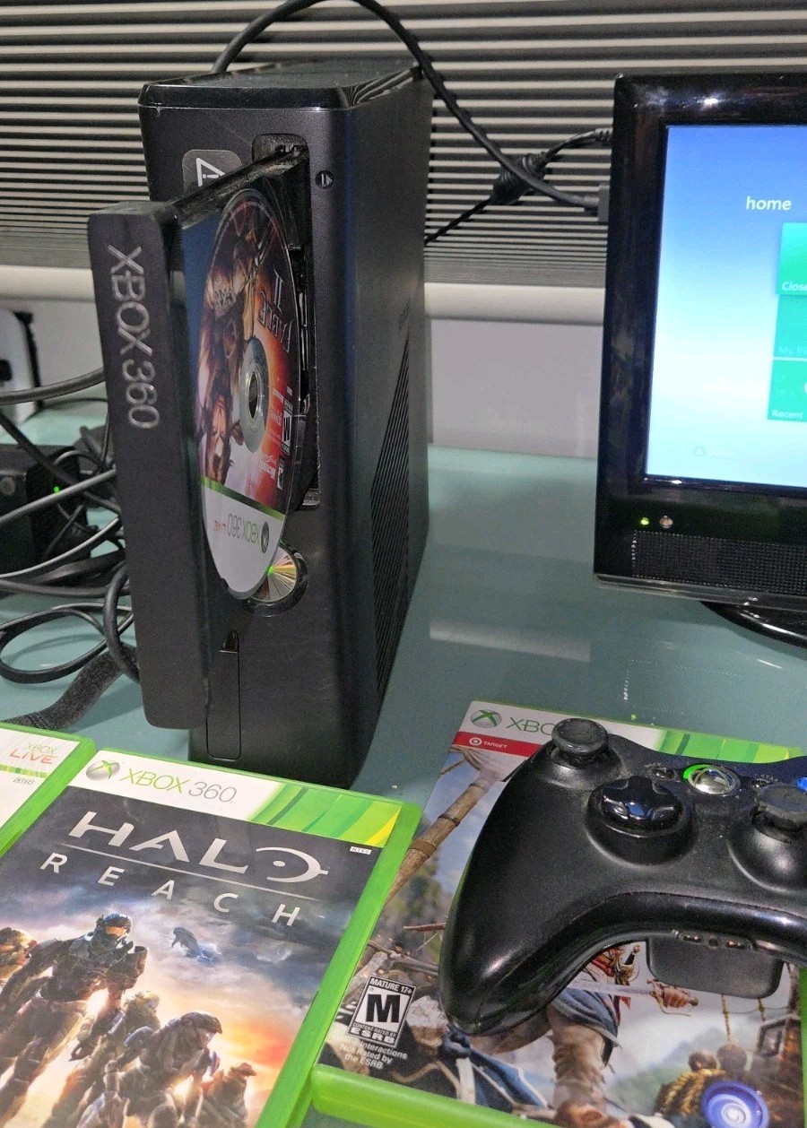 Microsoft Xbox 360 S 250GB Black Console Model 1439 + 9 Games READ