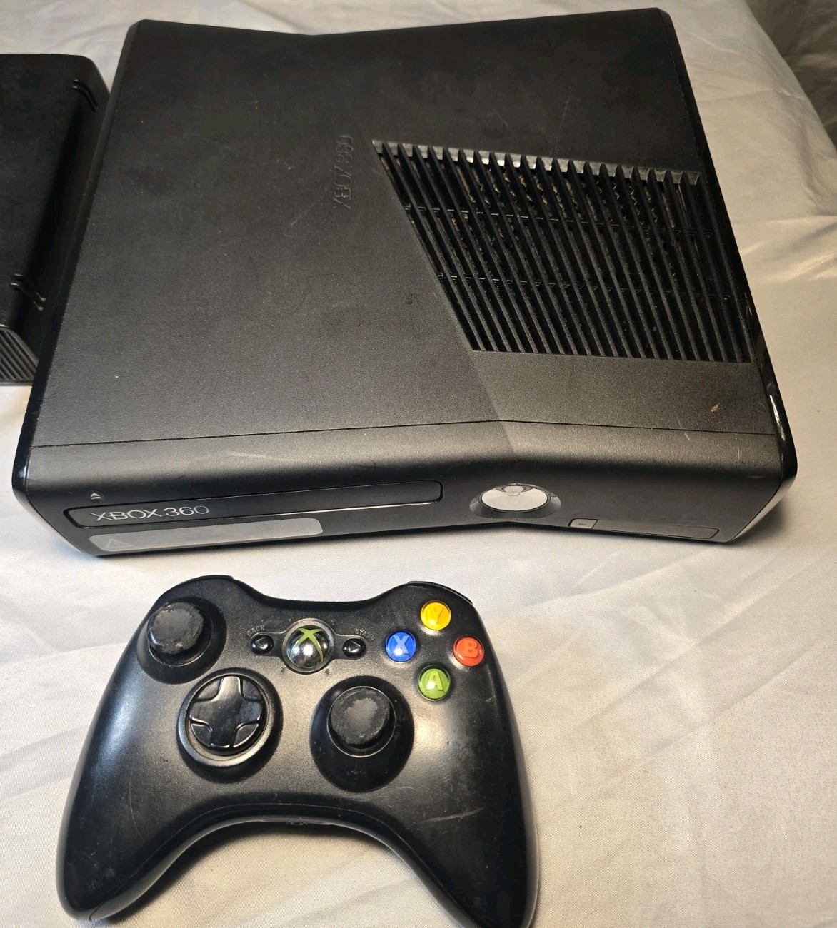 Xbox 360 S Slim Model 1439 Glossy Black Console 250GB HDD w/ Controller Works