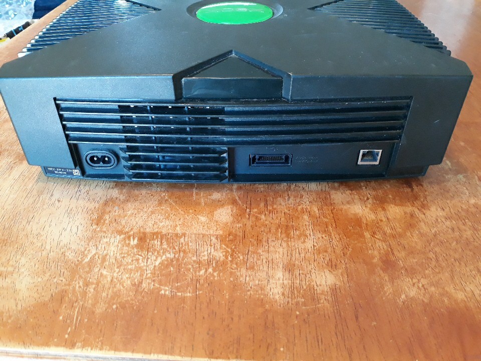 Original OG Microsoft xBox console v1.0 cords controller – Powers on won’t eject