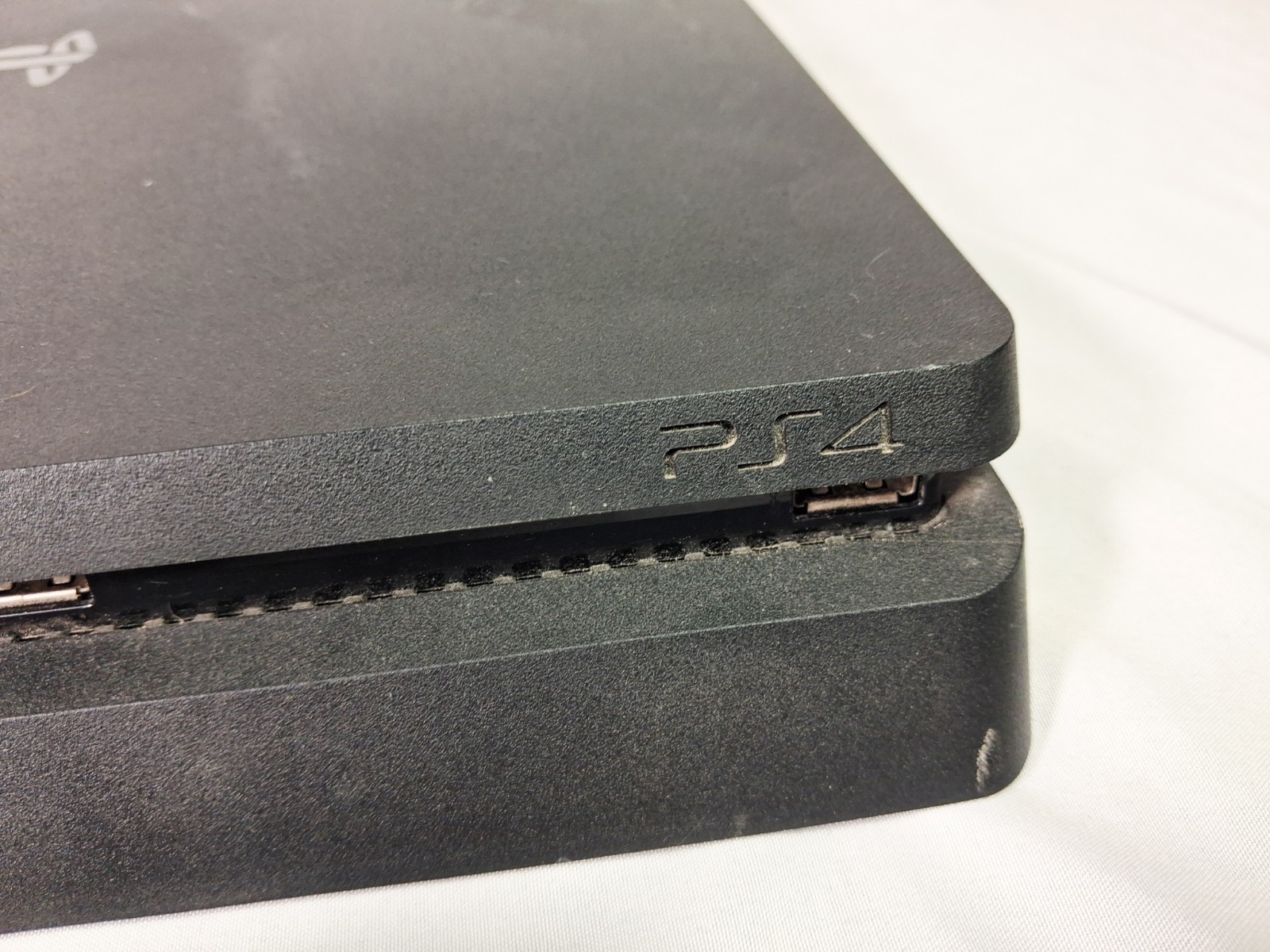 Sony PlayStation 4 PS4 Slim Console For Parts Repair Disc Drive Scratches Discs