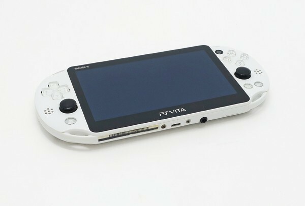 Playstation vita PCH-2000ZA22 Glacier White Japan Console with charger