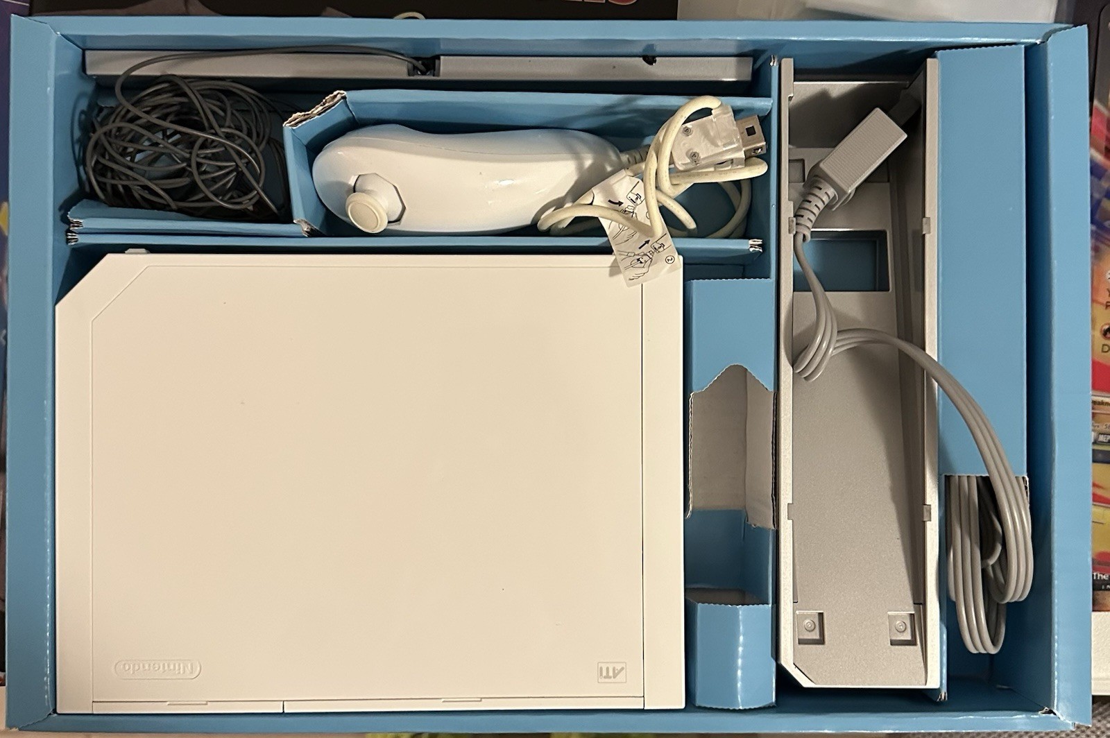 Nintendo Wii Console Complete In Box w/ 4 Games & Multiple Controllers