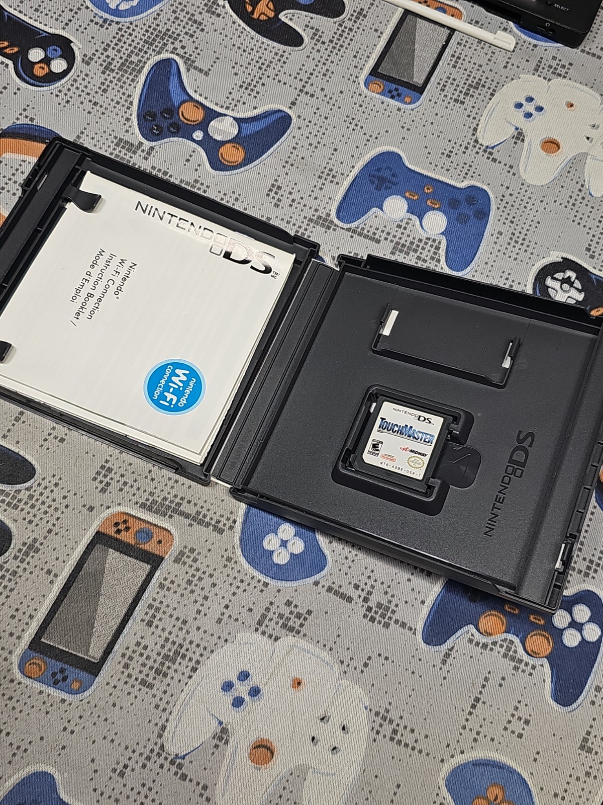 Nintendo DS Lite Console USG-001 PACKAGE DEAL