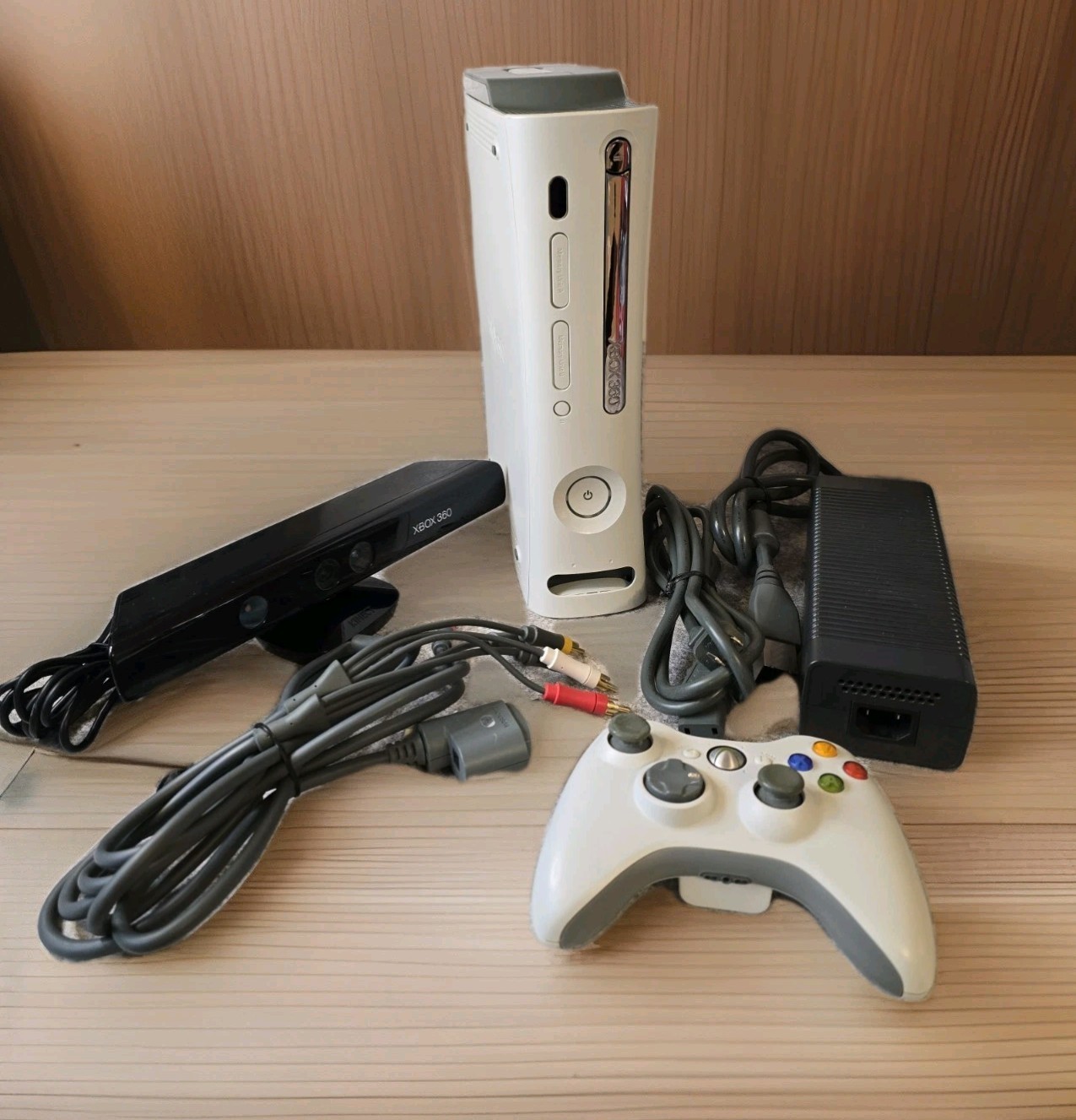 Microsoft XBox 360 Gaming System 250GB HD OEM Controller & Kinect Tested & Works