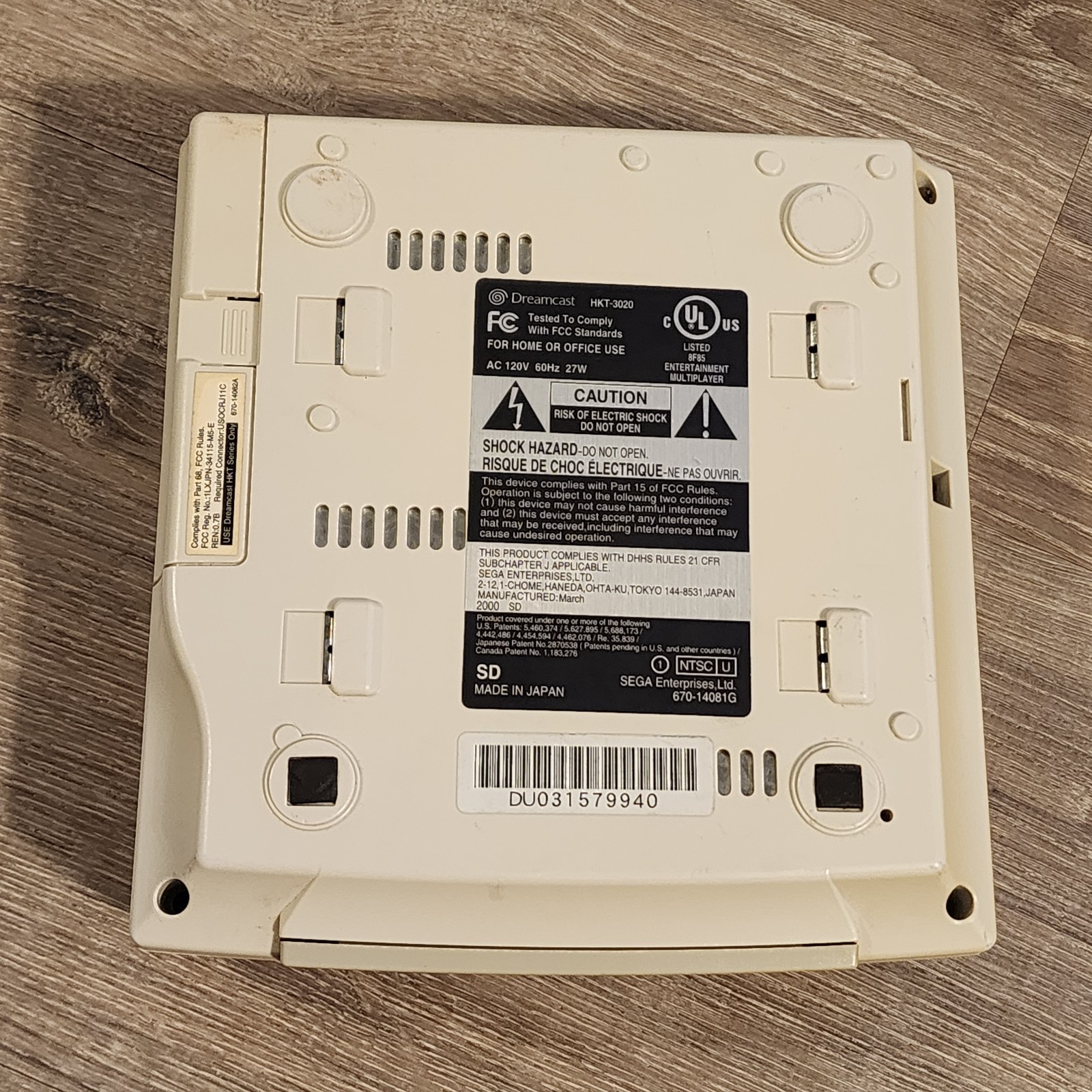 SEGA Dreamcast Console HKT-3020 Console Yellowed With Star Wars Racer Disc