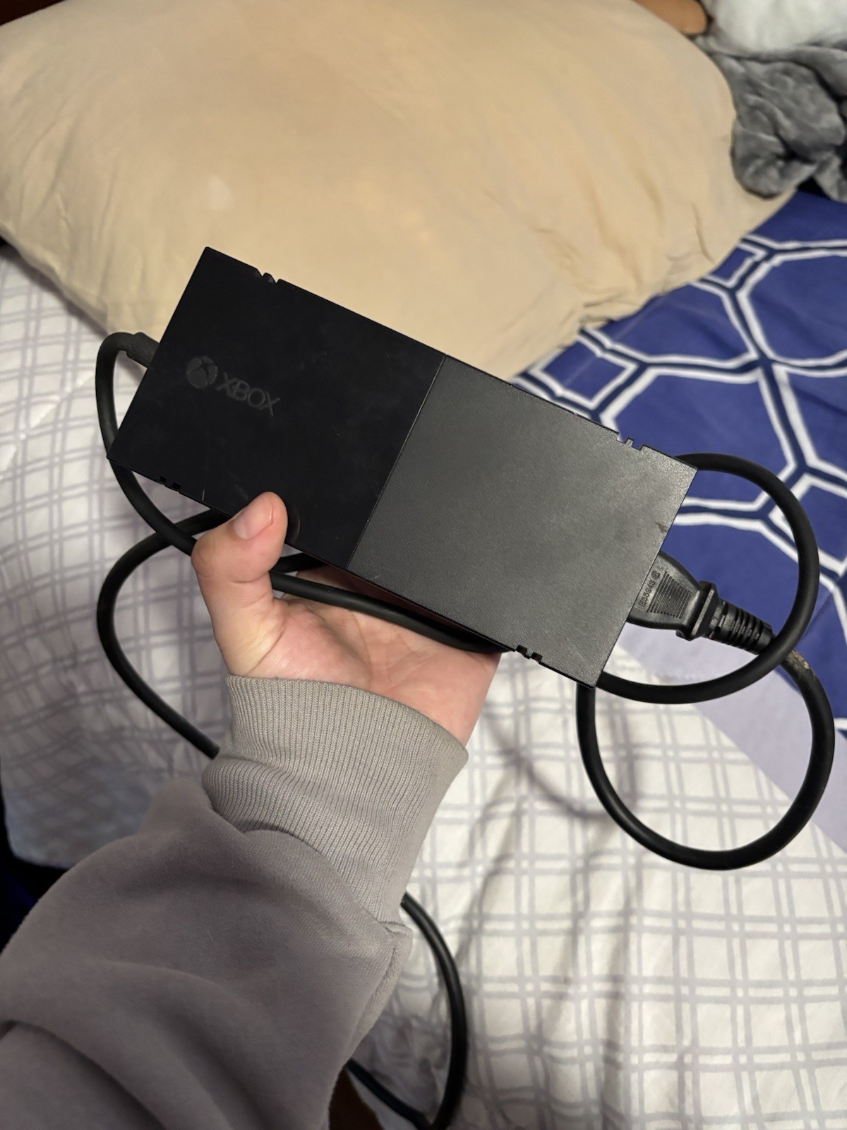 Xbox One Original With Kinect and All Cables – No Controller – Still Works