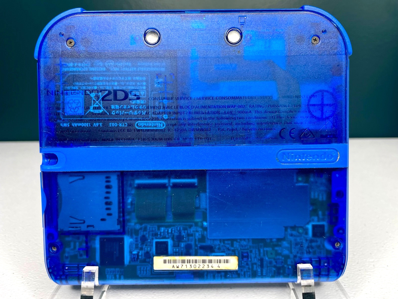 Nintendo 2DS Crystal Blue Console w/ Charger Stylus 16GB SD – Camera Doesnt Work