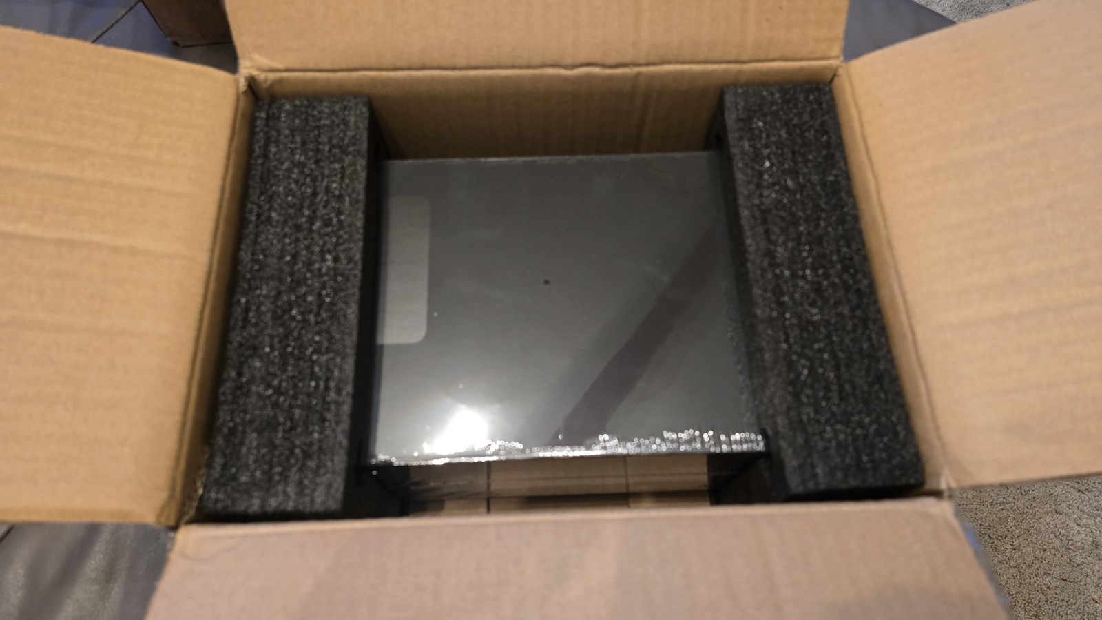 Analogue NT Mini Noir V2 – Final Edition – New in Box – NES FPGA Console