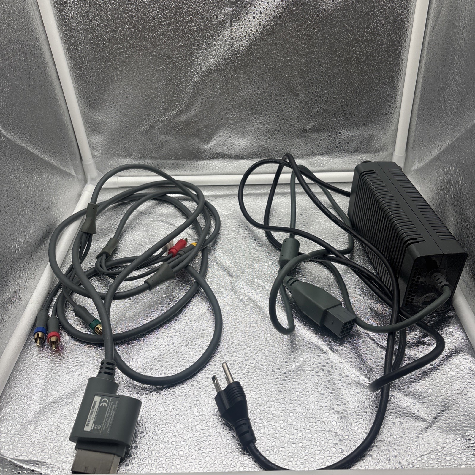 Xbox 360 l 60GB Console Bundle w Games + Controllers+ component HD AV cable