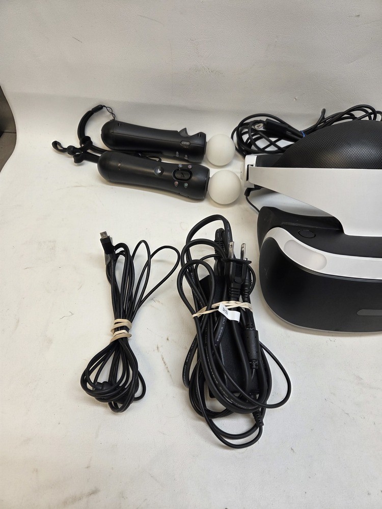 SONY CUH-ZVR2 VR headset