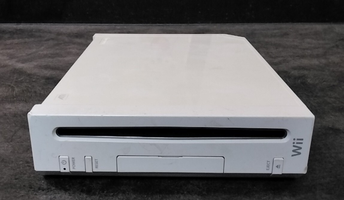 Nintendo Wii Console – White (For Parts / Not Working)
