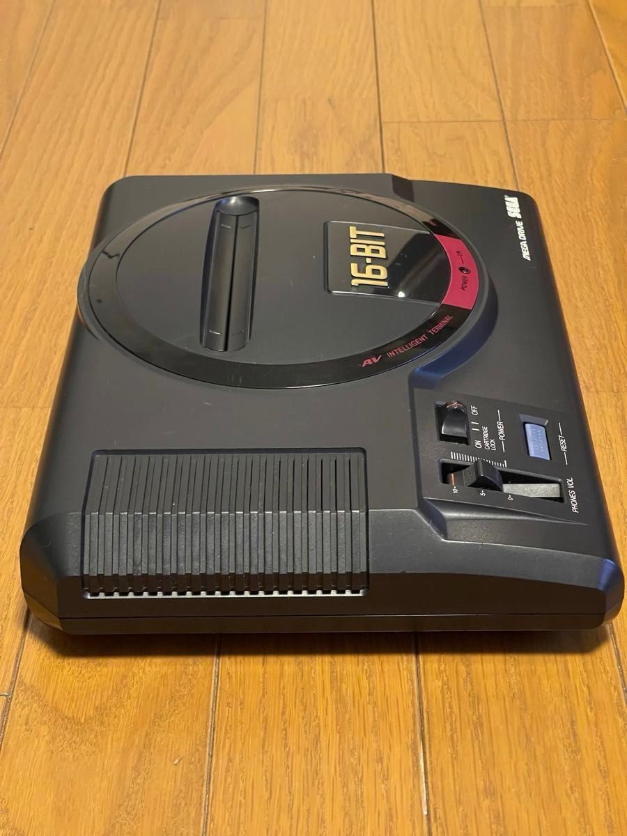 Mega Drive console HAA-2510, working condition, serial number matching.
