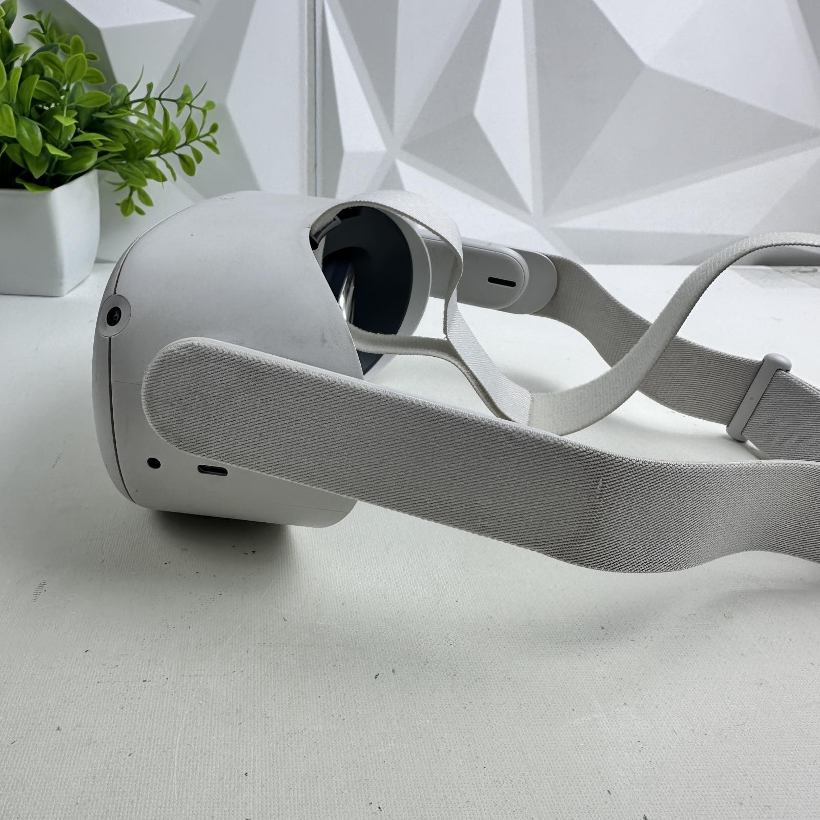 Meta Oculus Quest 2 128GB Standalone VR Headset *Please READ*