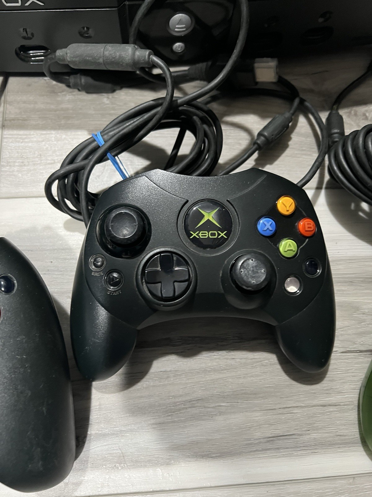 Microsoft Xbox – Black + 3 Controllers