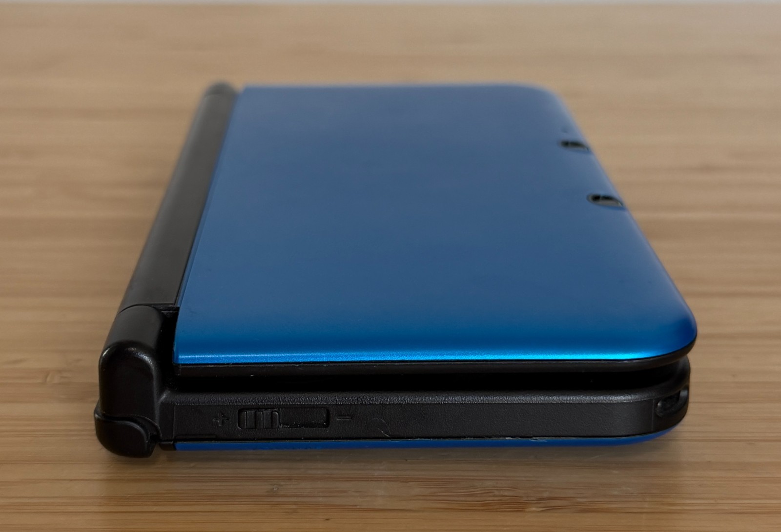 Nintendo 3DS XL Blue Handheld System 4GB (SPR-001) with 4 Games *TESTED* CLEAN!