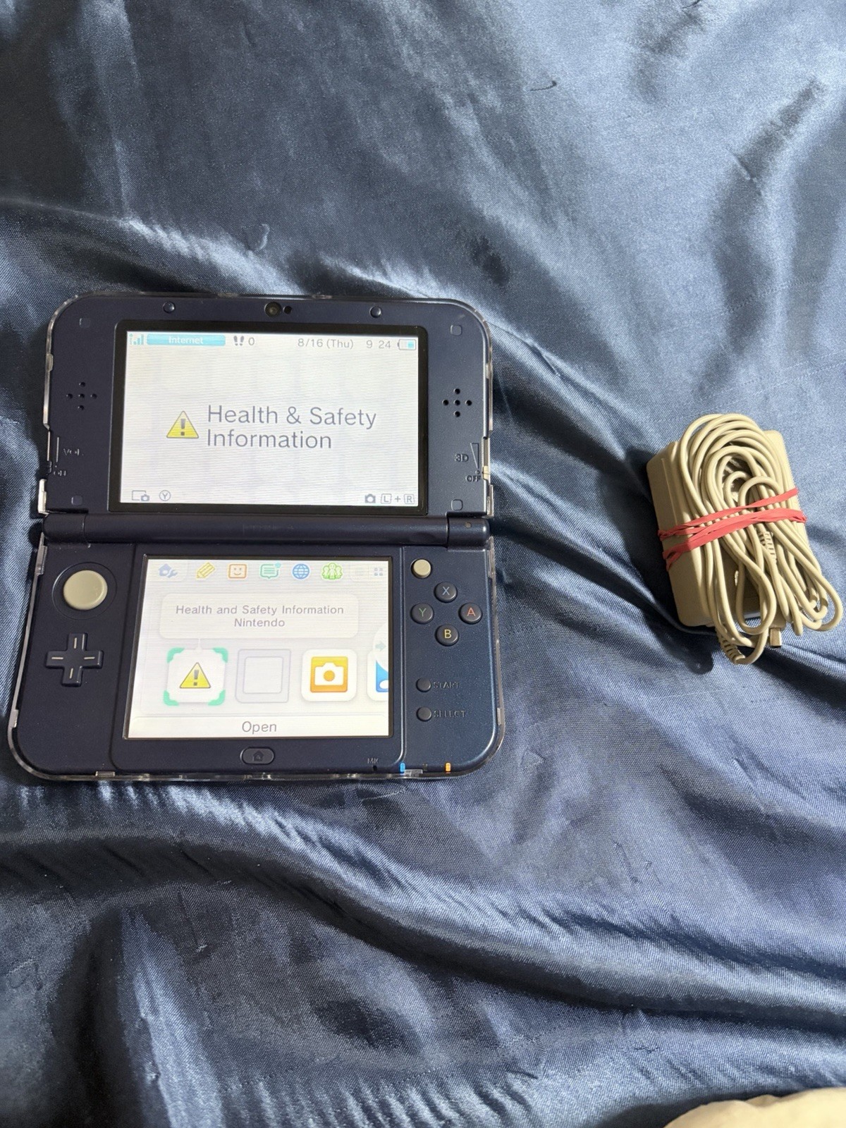 Nintendo 3DS XL Galaxy Edition Handheld Console System Purple with Charger