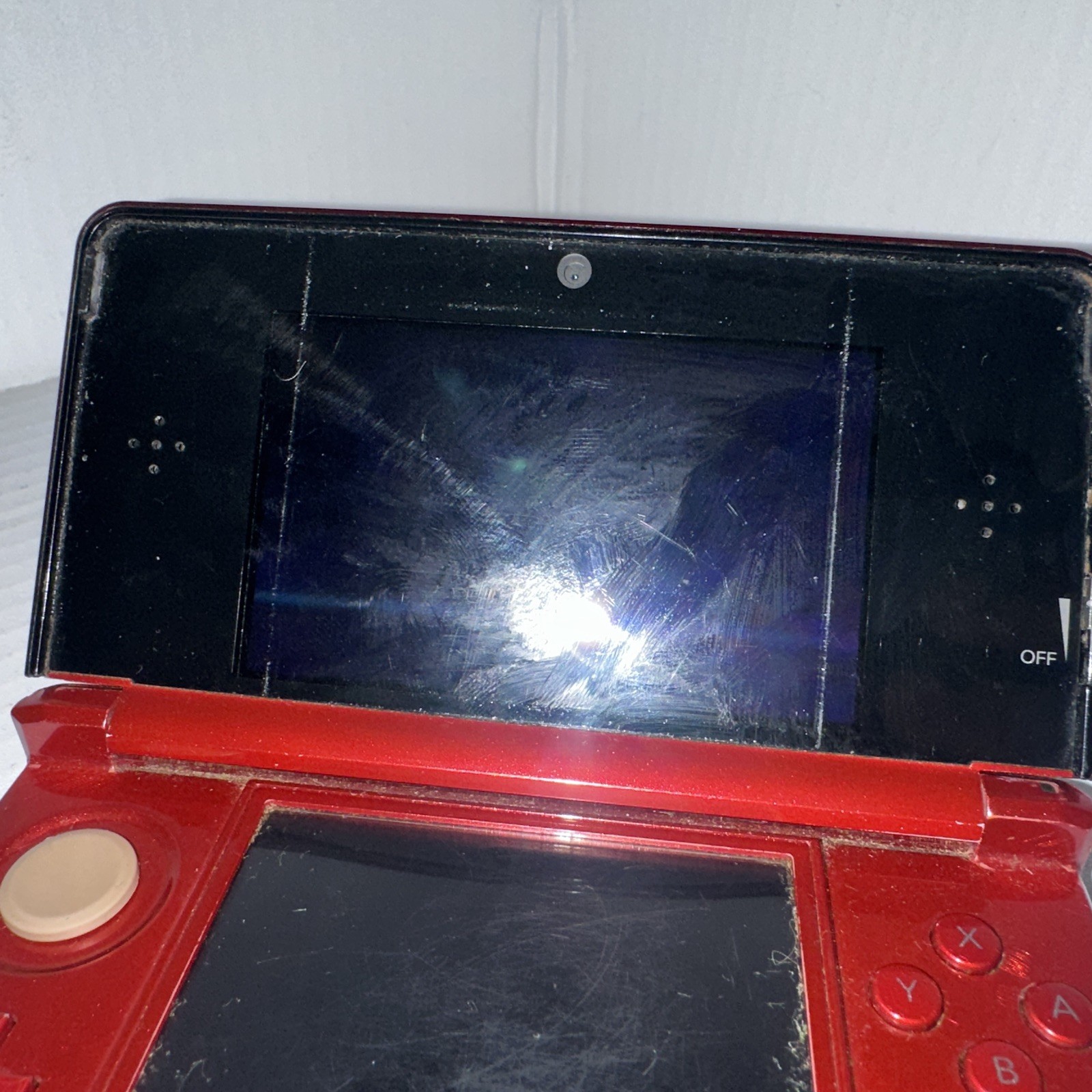 Flame Red Nintendo 3DS – CTR-S-USZ-C0, CTR-001 USA. Won’t power on.