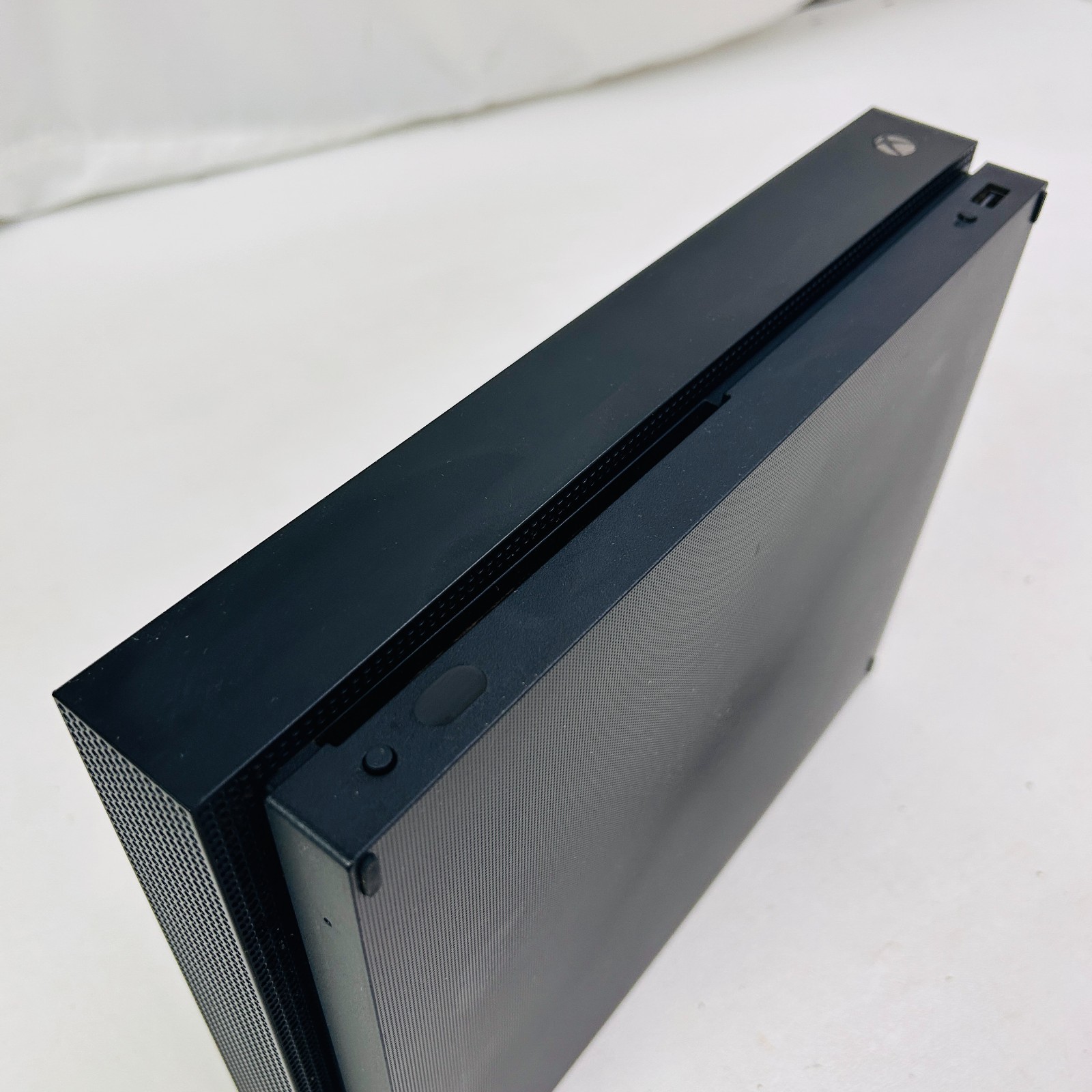 Microsoft Xbox One X – 1787 – 1TB Black Console PARTS – Bad Disc Drive