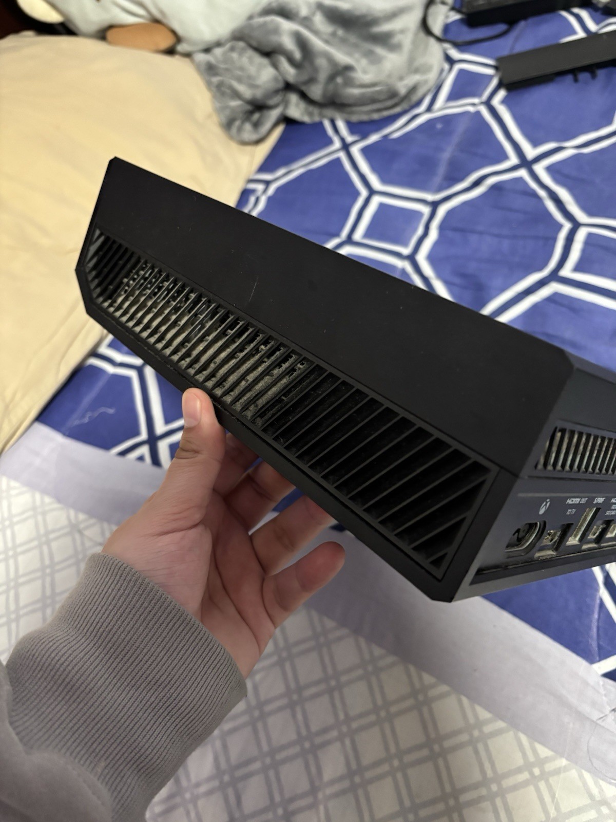 Xbox One Original With Kinect and All Cables – No Controller – Still Works