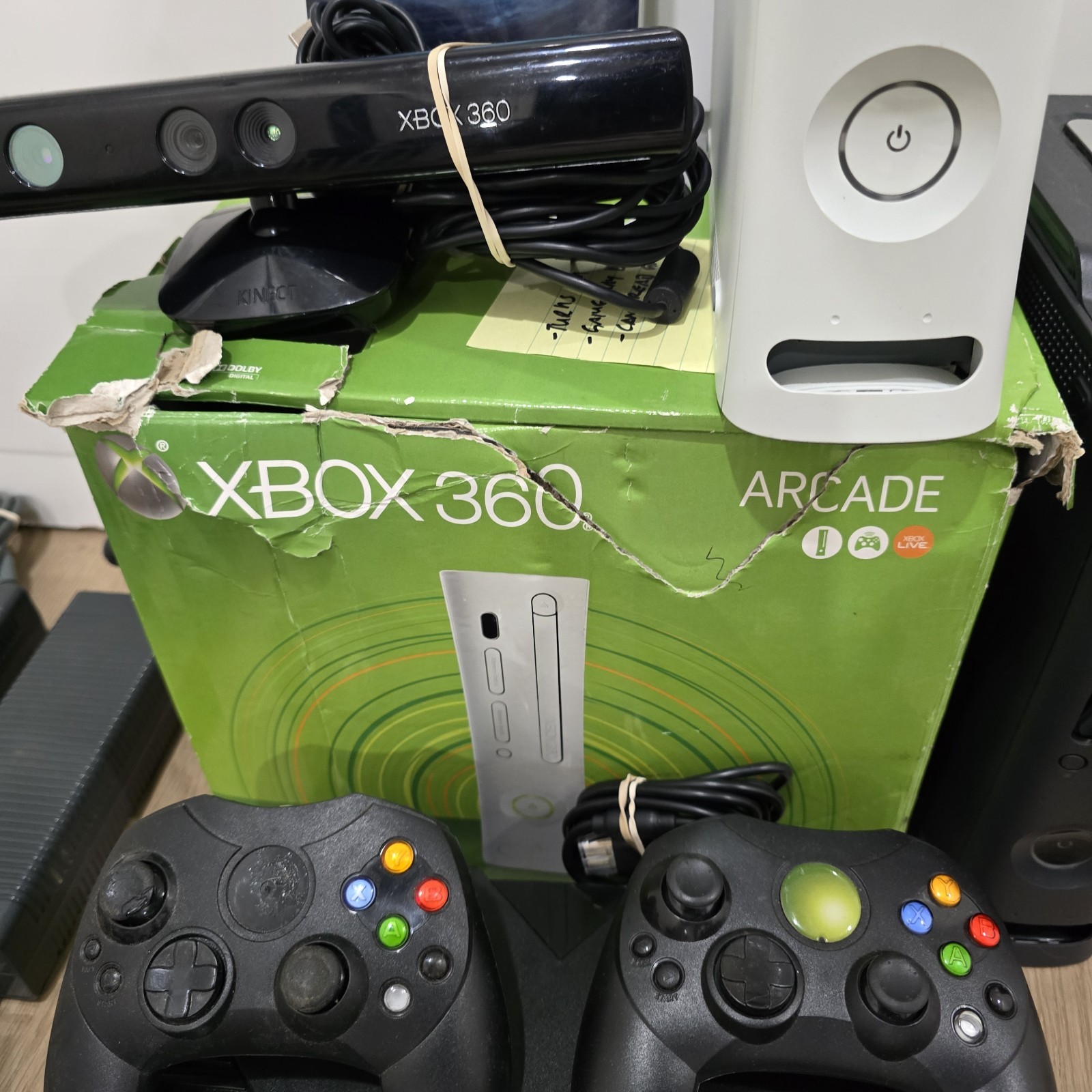 Massive XBOX Bundle – 4 Console + 13 Controllers & More [SOME TESTED / SOME…