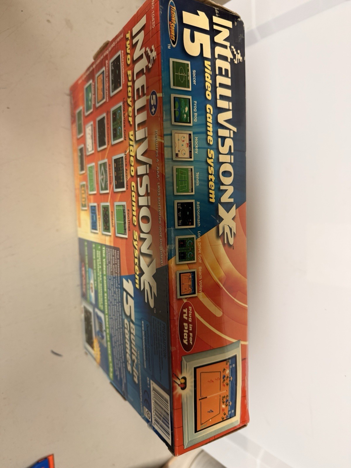 2005 INTELLIVISION X2 15 VIDEO GAME SYSTEM PLUG AND PLAY 2 CONTROLLERS