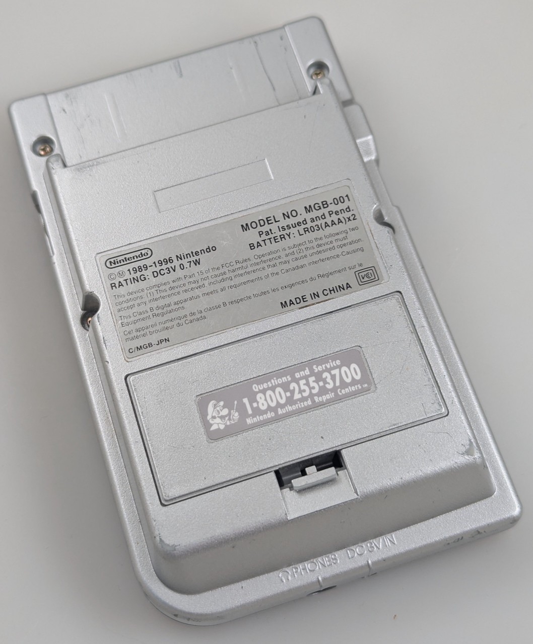 Nintendo Gameboy Pocket – Silver – w/ Box corrosion