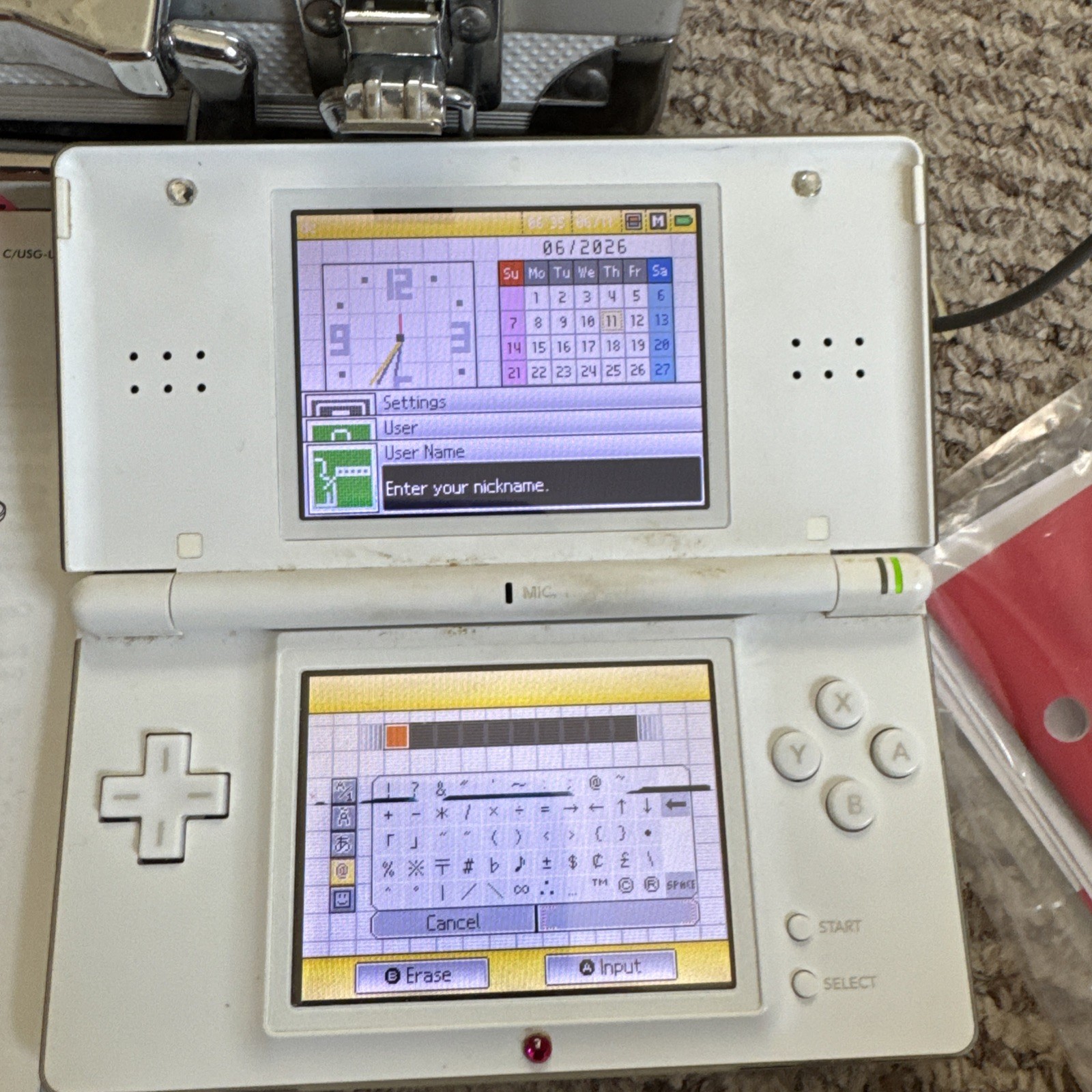 Nintendo DS Lite USG-001(JPN) White Handheld Console w/ Stylus Pixel Damage