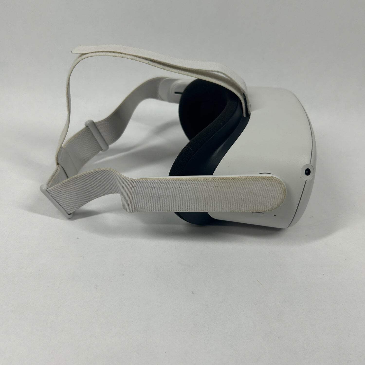 Meta Quest 2 64GB Standalone All-in-One VR Headset KW49CM