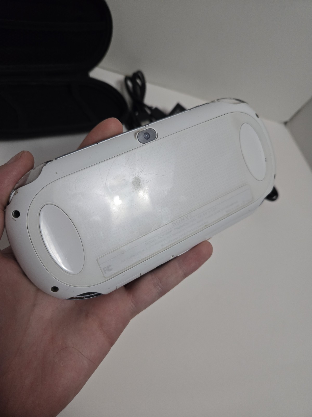 Sony Playstation Vita PS Vita PCH-1001 Handheld Console Gaming System White 4gb