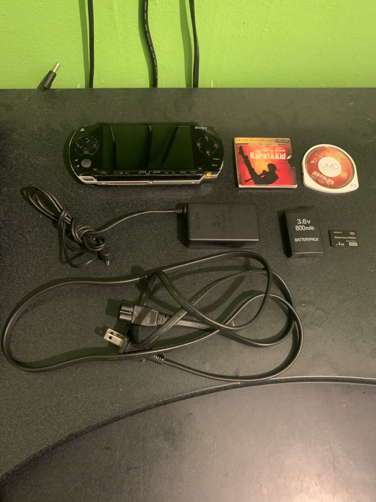 PSP-1001 Charger 4GB JB US Battery Themes Games HB Read Description For Details