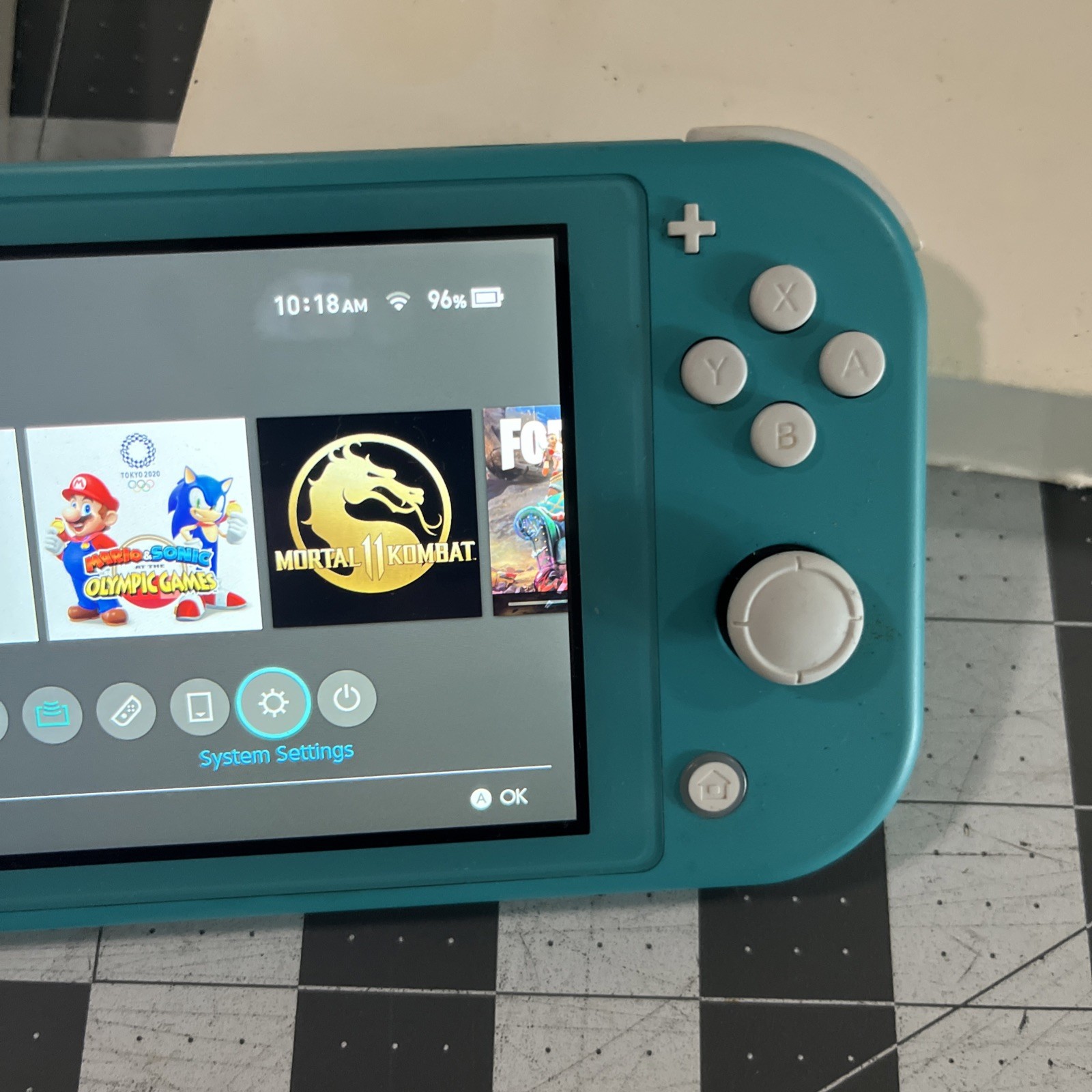 Nintendo Switch Lite HDH-001 Turquoise Handheld Console 32GB / Super Mario U