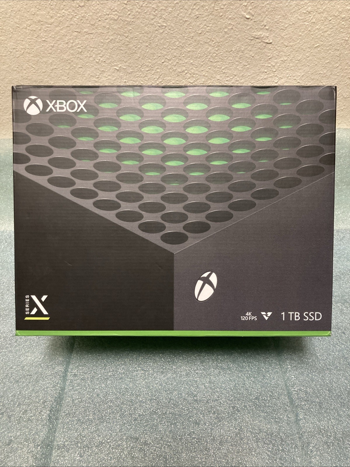 Microsoft Xbox Series X 1TB SSD Gaming Console Black RRT-00001 *HARDLY USED*