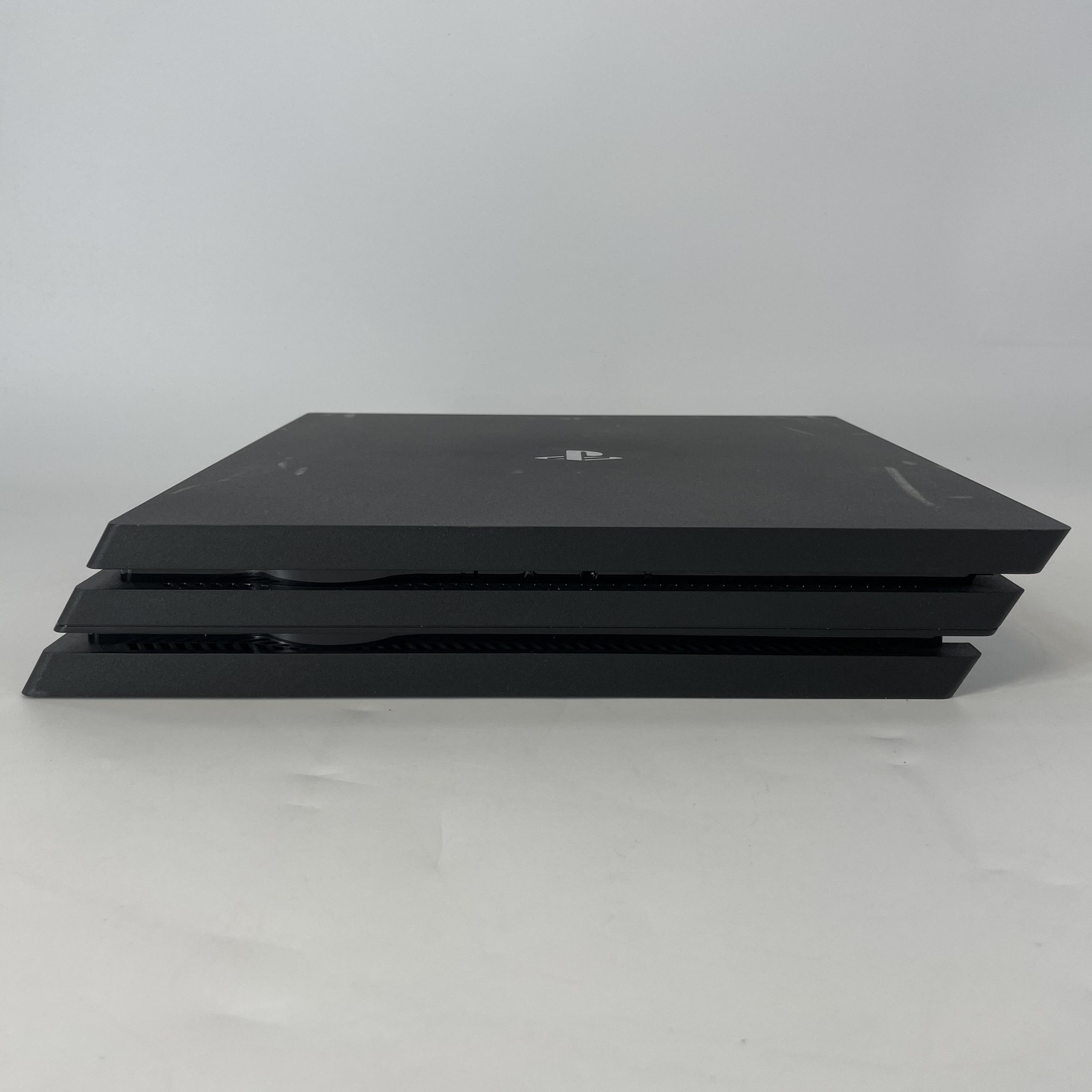 Sony PlayStation 4 Pro Console Black 1TB w/ Controller/HDMI/Power Cord – Good