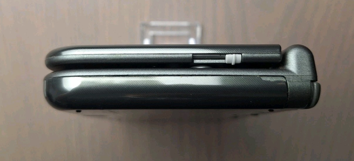 New Nintendo 3DS XL Metallic Black | Charger 32GB SD Card | REGION FREE TOP IPS