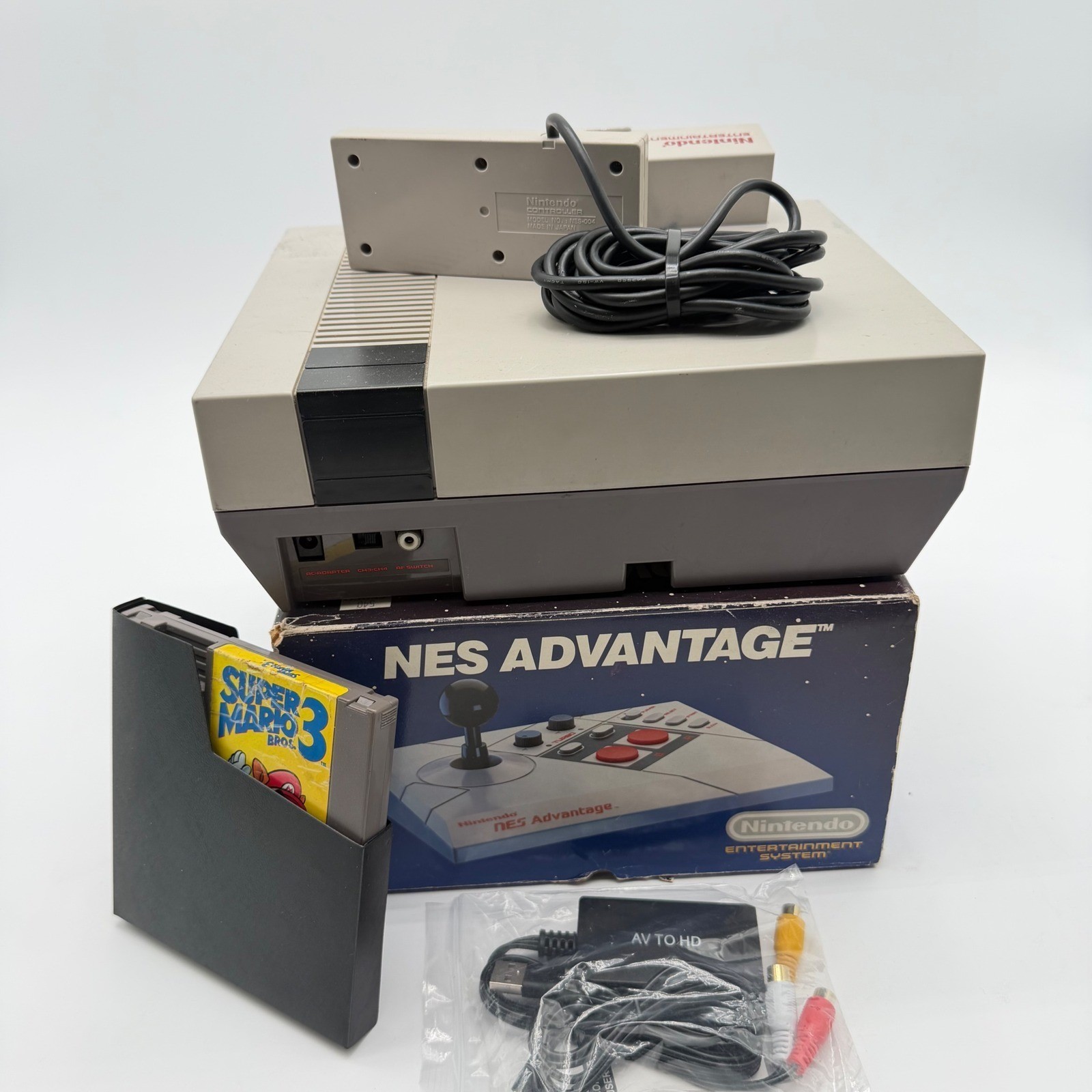 Nintendo Entertainment System NES Console Bundle Super Mario Bros W/ Av adapter