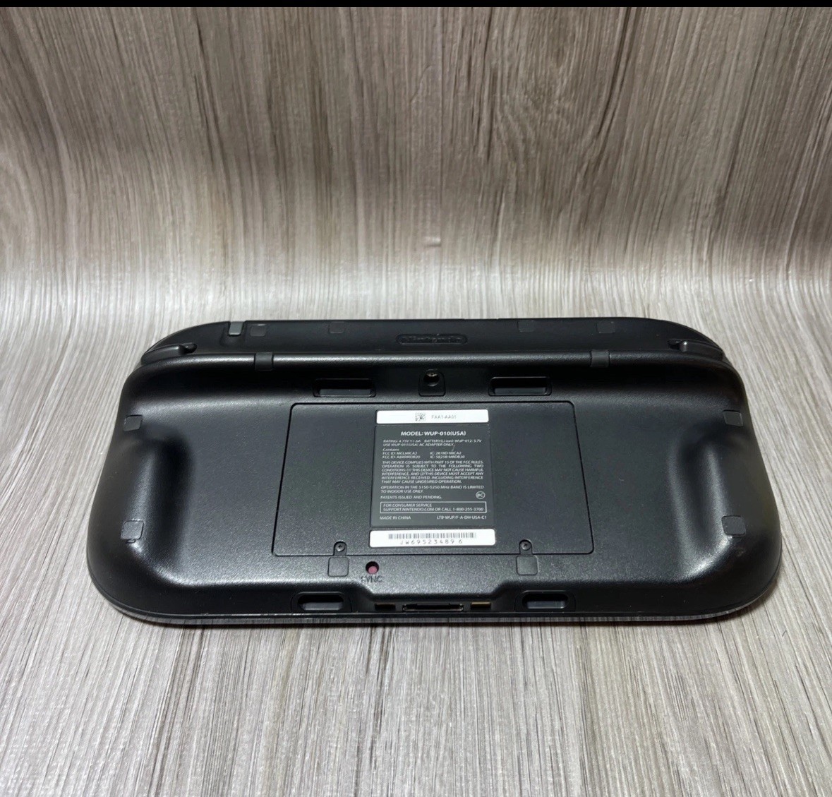 Nintendo WII U 32GB Console WUP-101 (02) With Gamepad