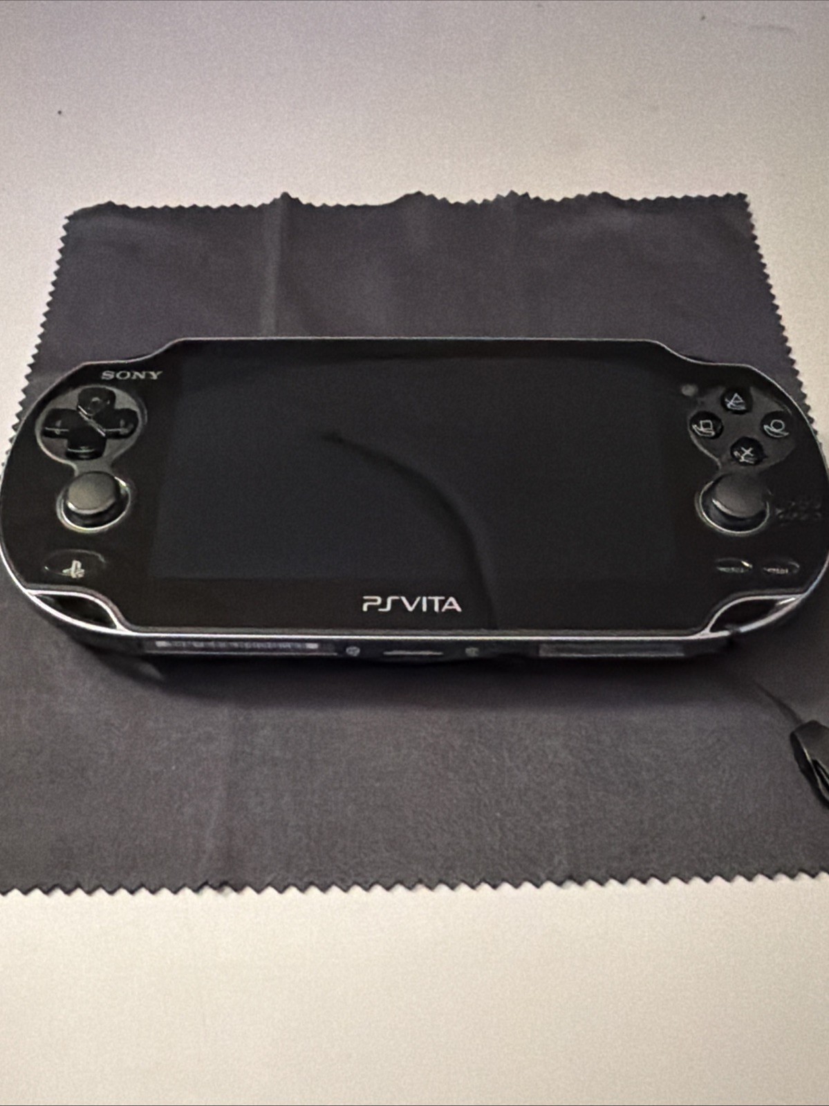 Sony PS Vita PCH-1001 OLED WiFi Black Tested Working + Official 4GB Memory Card