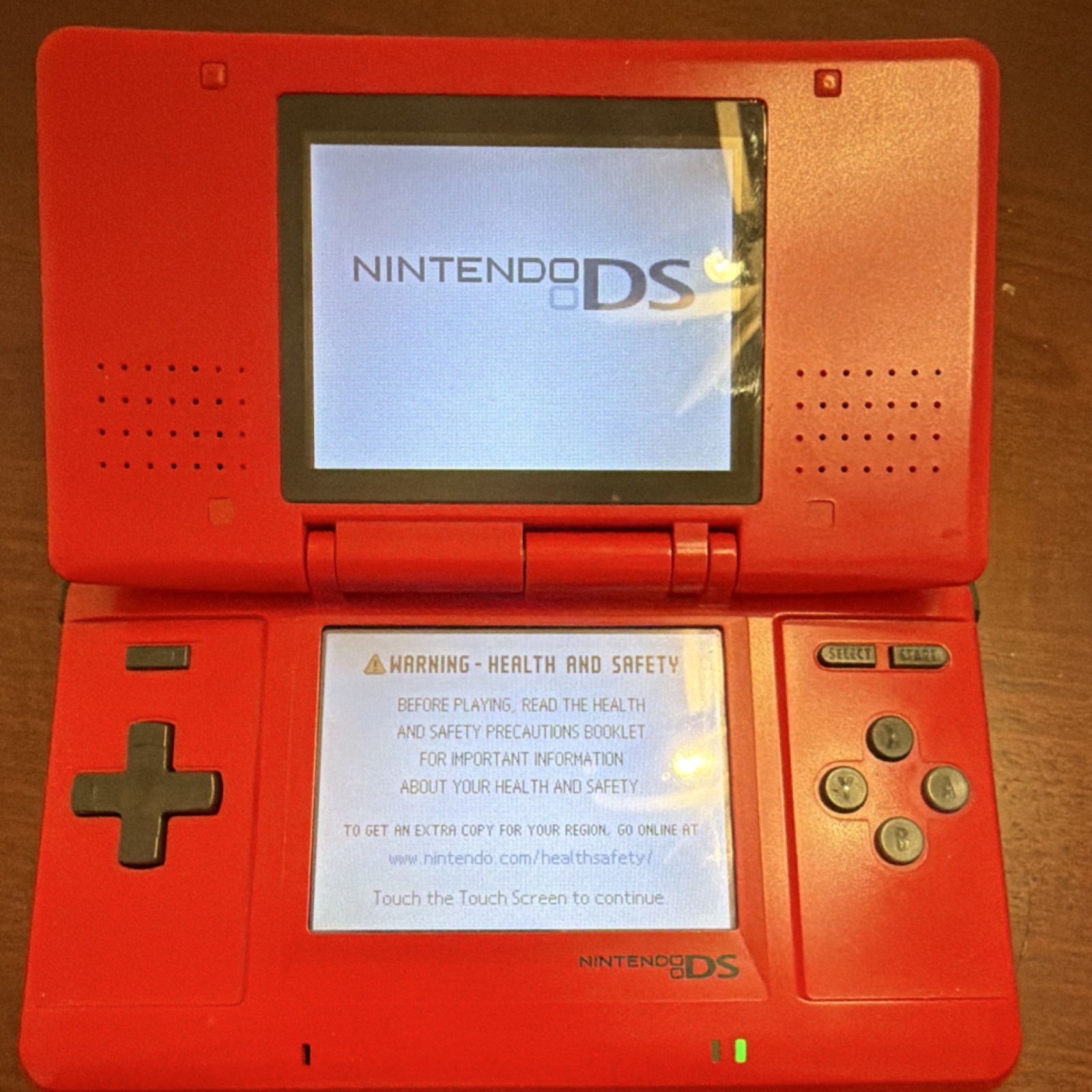 Nintendo DS NTR-001 Red Handheld System Touchscreen NTSC-U/C (US/Canada)