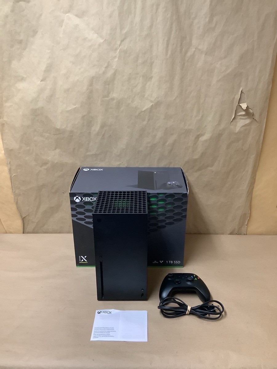 MICROSOFT Model: 1882 XBOX SERIES X 1TB SSD GAMING CONSOLE IN BOX (G29016884)